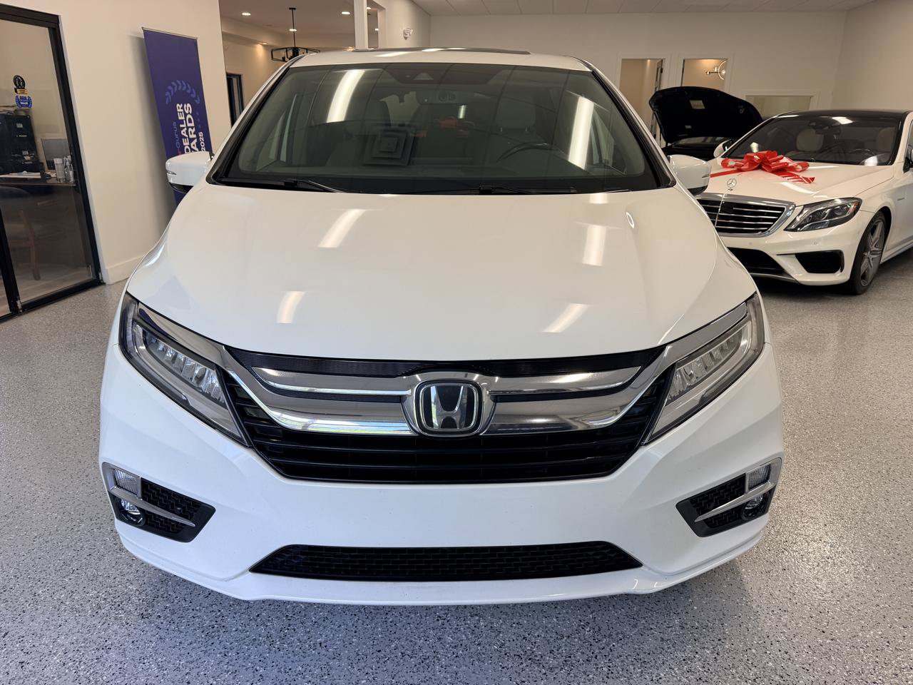 Used 2018 Honda Odyssey Elite image 12