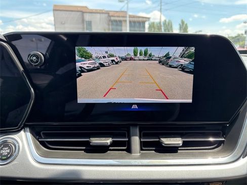 Used 2024 Chevrolet Trax LT w/ Driver Confidence Package image 18