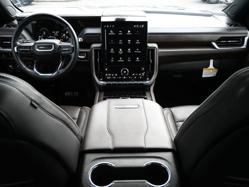 Used 2025 GMC Yukon Denali Ultimate image 3