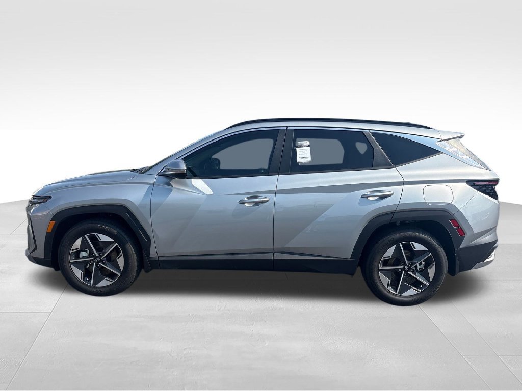 Used 2025 Hyundai Tucson SEL FWD image 2