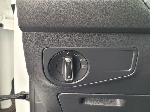 Used 2021 Volkswagen Tiguan SE w/ Panoramic Sunroof Package image 26