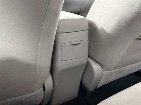Used 2013 Toyota Corolla LE FWD image 29