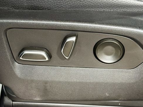 Used 2023 GMC Yukon Denali image 26