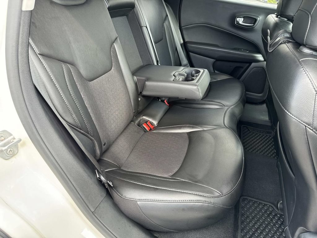 Used 2020 Jeep Compass Latitude AWD/4WD image 22