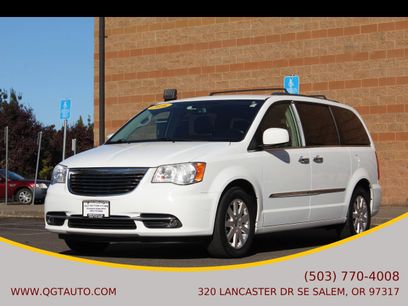 Used 2016 Chrysler Town & Country Touring w/ Driver Convenience Group