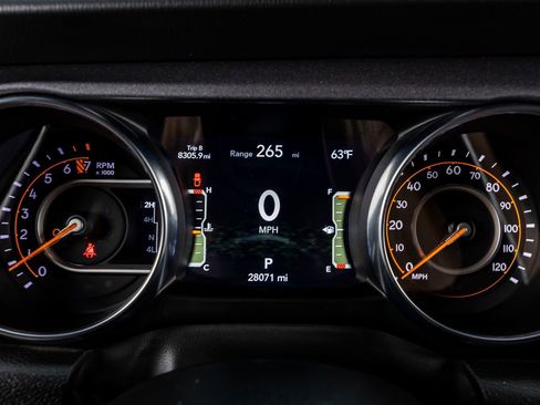 Used 2023 Jeep Gladiator Mojave w/ LED Lighting Group AWD/4WD image 19