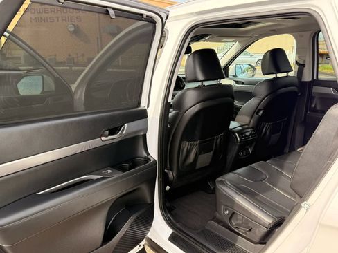 Used 2022 Hyundai Palisade SEL w/ 8P Bench Seat Package AWD/4WD image 10