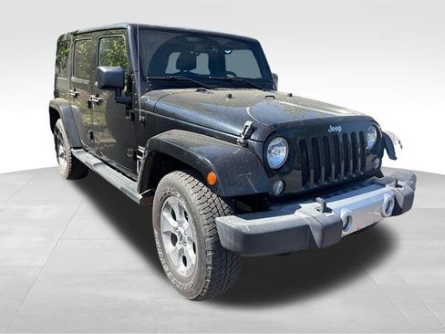 Used 2015 Jeep Wrangler Unlimited Sahara AWD/4WD image 2