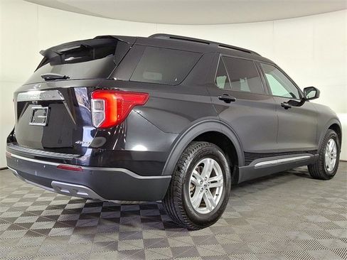 Used 2023 Ford Explorer XLT w/ Equipment Group 202A image 9