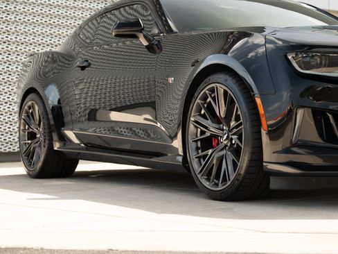 Used 2017 Chevrolet Camaro SS RWD image 35