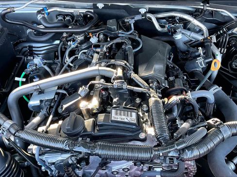 Used 2025 Toyota Tacoma SR5 image 31