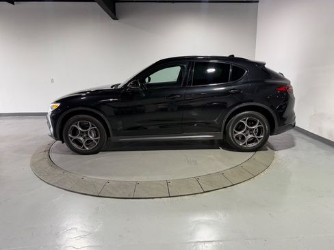 Used 2023 Alfa Romeo Stelvio Ti AWD/4WD image 8