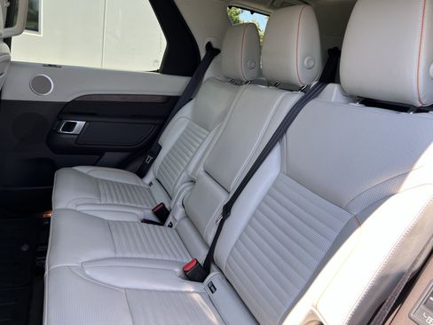Used 2019 Land Rover Discovery HSE AWD/4WD image 34