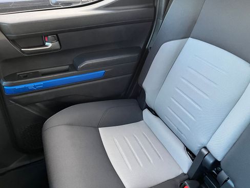 Used 2025 Toyota Tacoma TRD Off-Road image 39