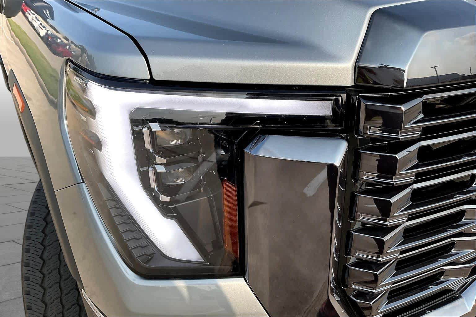 Used 2024 GMC Sierra 2500 Denali Ultimate AWD/4WD image 53