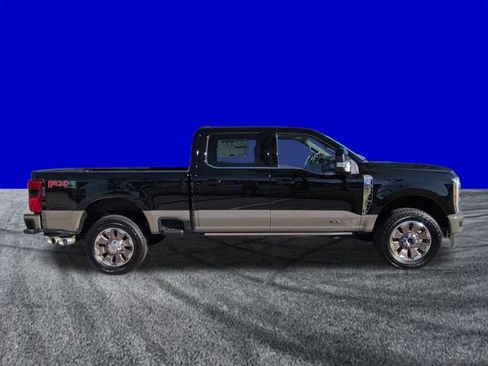 New 2026 Ford F250 King Ranch w/ FX4 Off-Road Package image 3