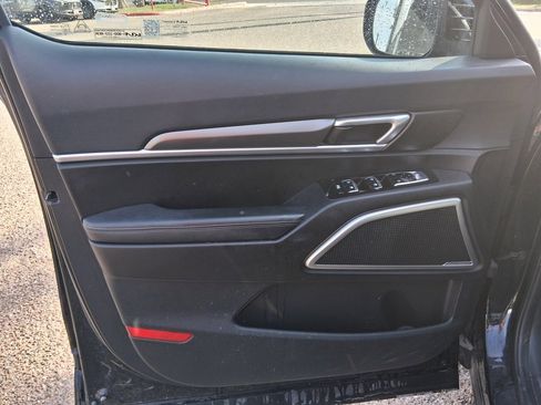 Used 2022 Kia Telluride S image 10