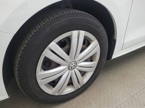 Used 2017 Volkswagen Jetta S image 31