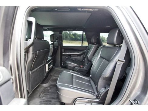 Used 2020 Ford Expedition XLT w/ Equipment Group 202A RWD image 10