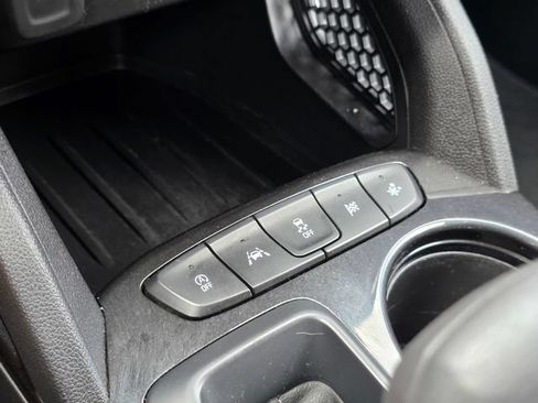 Used 2023 Chevrolet TrailBlazer LT w/ Convenience Package FWD image 27