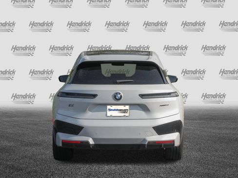 Used 2024 BMW iX xDrive50 w/ Sport Package AWD/4WD image 8