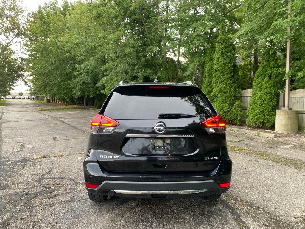 Used 2018 Nissan Rogue SL w/ Premium Package AWD/4WD image 4