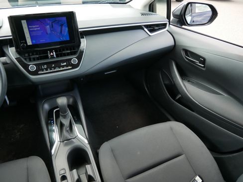 Used 2024 Toyota Corolla LE FWD image 11
