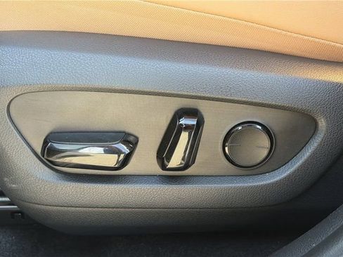 Used 2025 Lexus NX 350h AWD w/ Premium Package image 17