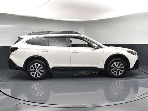Used 2020 Subaru Outback Premium image 8