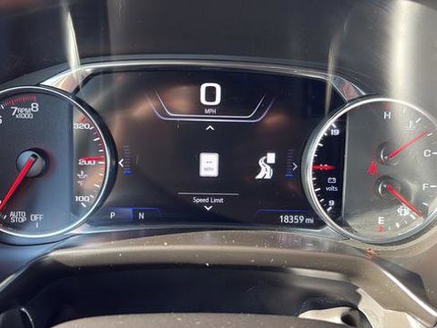 Used 2025 Chevrolet Blazer RS image 32