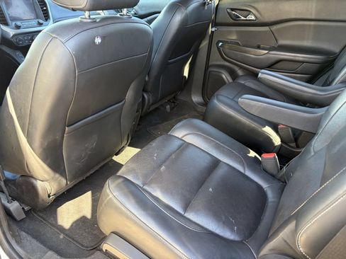 Used 2017 GMC Acadia SLT FWD image 12