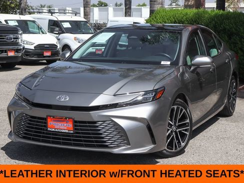 Used 2025 Toyota Camry XLE FWD image 4