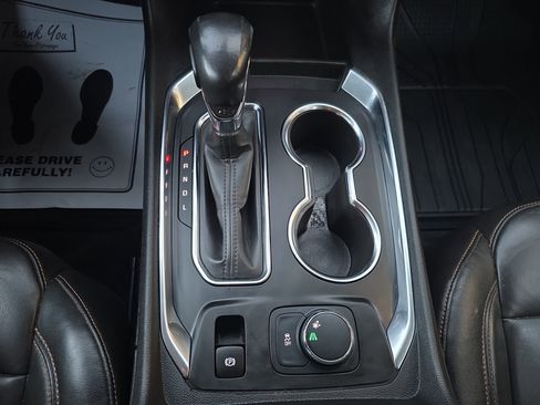 Used 2021 Chevrolet Traverse LT w/ LPO, Floor Liner Package image 23