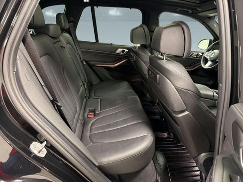 Used 2022 BMW X5 sDrive40i w/ M Sport Package RWD image 31