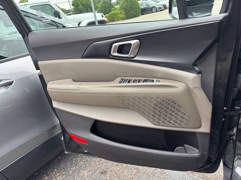 Used 2026 Kia Carnival FWD image 18