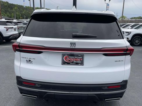 Certified 2025 Buick Enclave Preferred FWD image 3