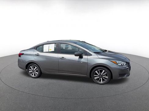 Used 2025 Nissan Versa SV FWD image 2