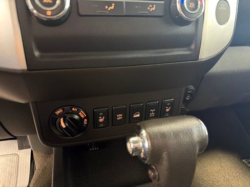 Used 2011 Nissan Frontier PRO-4X w/ Pro-4x Luxury Pkg AWD/4WD image 14