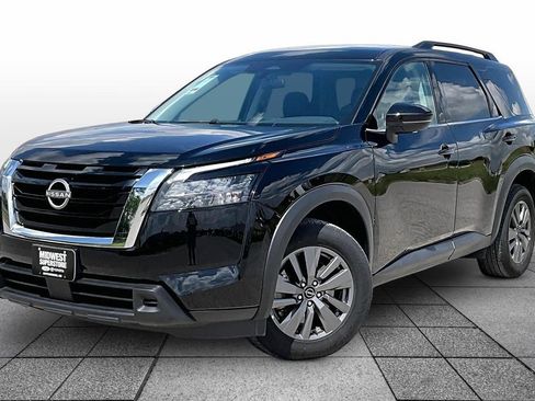 Used 2024 Nissan Pathfinder SV FWD image 1