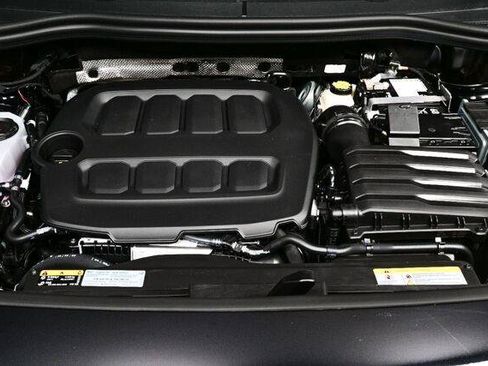 New 2026 Volkswagen Tiguan SE R-Line FWD image 33
