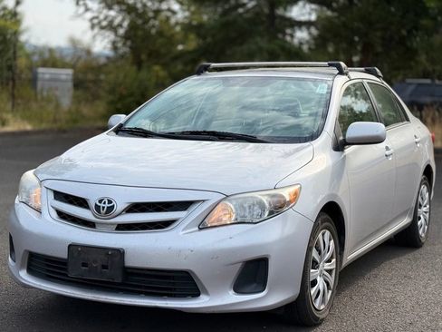 Used 2012 Toyota Corolla LE FWD image 1