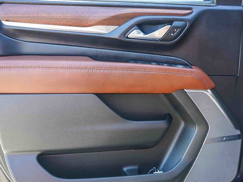 Used 2023 GMC Yukon XL Denali Ultimate image 21