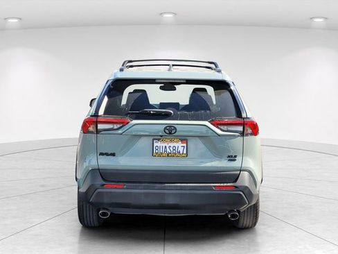 Used 2021 Toyota RAV4 XLE w/ Convenience Package AWD/4WD image 4