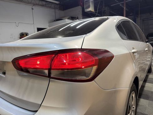 Used 2018 Kia Forte LX FWD image 9