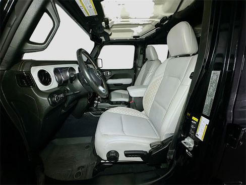 Certified 2022 Jeep Gladiator Overland image 17