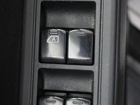 Used 2024 Nissan Frontier S AWD/4WD image 8