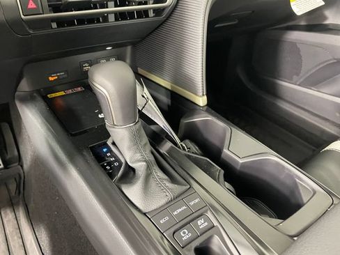 New 2026 Toyota Camry Hybrid AWD/4WD image 7