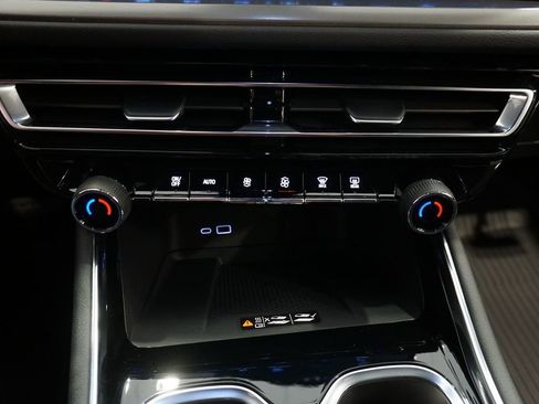 New 2026 Chevrolet Traverse LT w/ Midnight/Sport Edition image 16