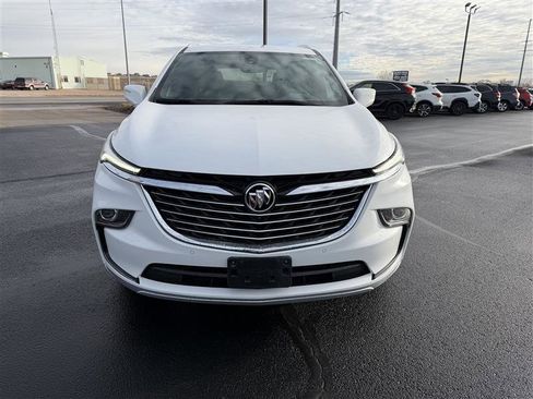 Used 2024 Buick Enclave Premium image 3