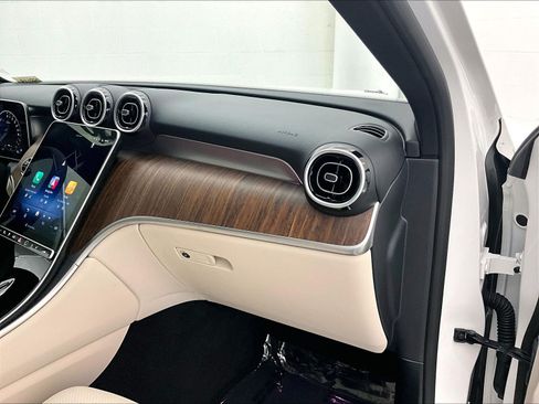 Certified 2025 Mercedes-Benz GLC 350e 4MATIC image 20